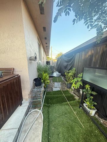 11136 SW 5th St, Sweetwater, FL 33174