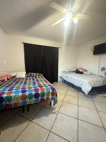 11136 SW 5th St, Sweetwater, FL 33174