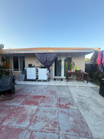 11136 SW 5th St, Sweetwater, FL 33174