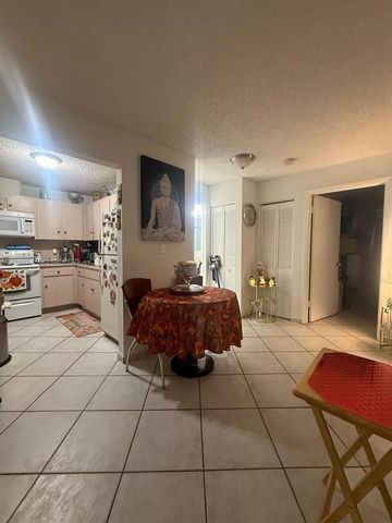 11136 SW 5th St, Sweetwater, FL 33174