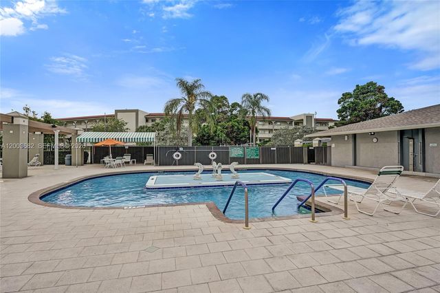 3001 Portofino Isle K2, Coconut Creek, FL 33066