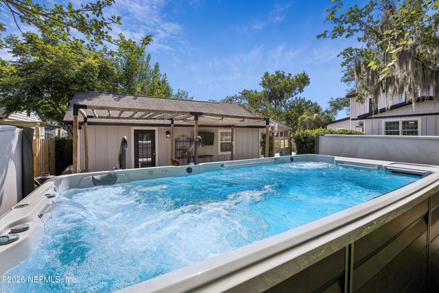 2564 PINERIDGE Road, Jacksonville, FL 32207