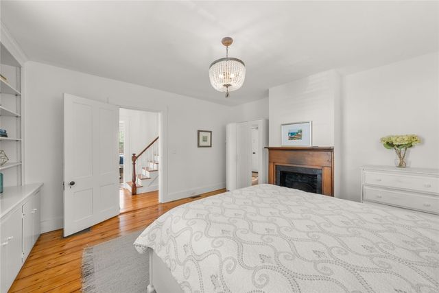 22 Farewell Street 1, Newport, RI 02840