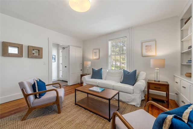 22 Farewell Street 1, Newport, RI 02840