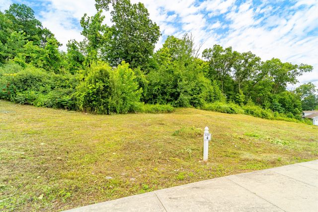 2 Silver Ridge Lane, Naugatuck, CT 06770