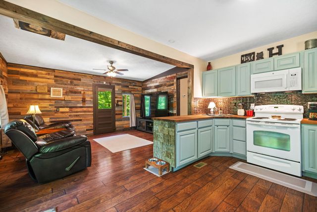 500 Fox Hunters Knob Road, Booneville, KY 41314