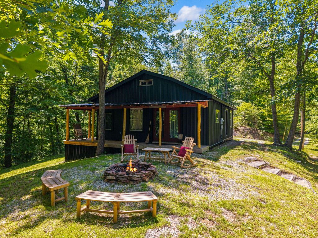 500 Fox Hunters Knob Road, Booneville, KY 41314
