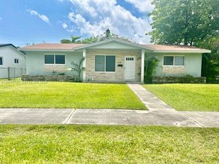 1328 Arthur St, Hollywood, FL 33019
