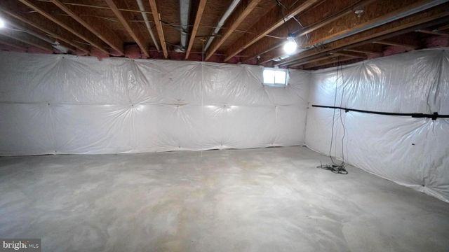 9249 HELMSDALE PL, Hagerstown, MD 21740