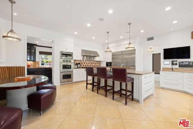 360 S Anita Avenue, Los Angeles, CA 90049