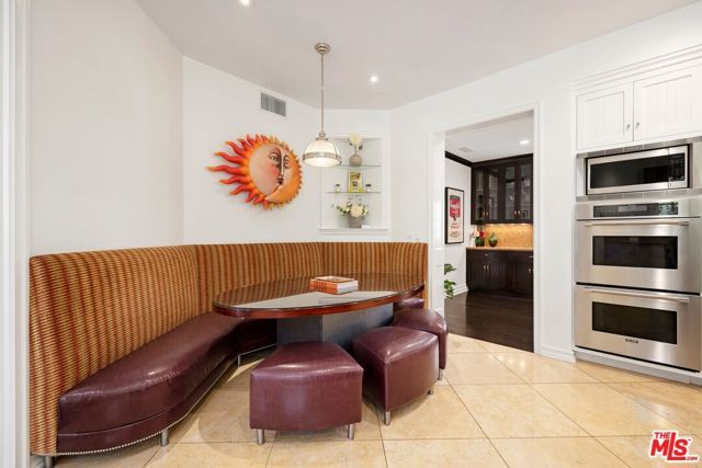 360 S Anita Avenue, Los Angeles, CA 90049