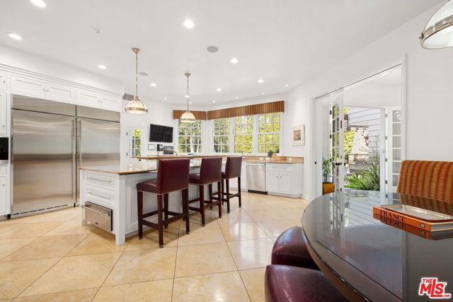 360 S Anita Avenue, Los Angeles, CA 90049