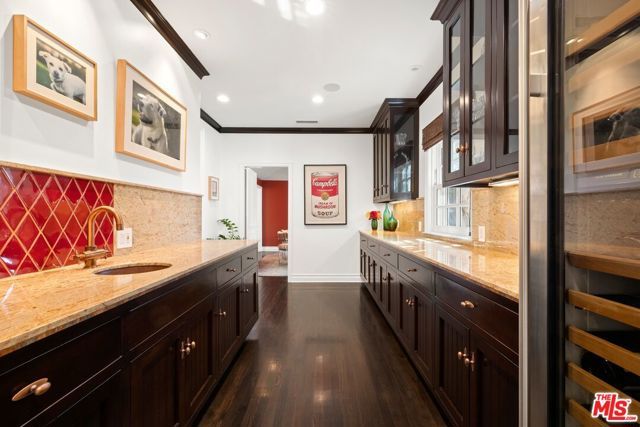 360 S Anita Avenue, Los Angeles, CA 90049