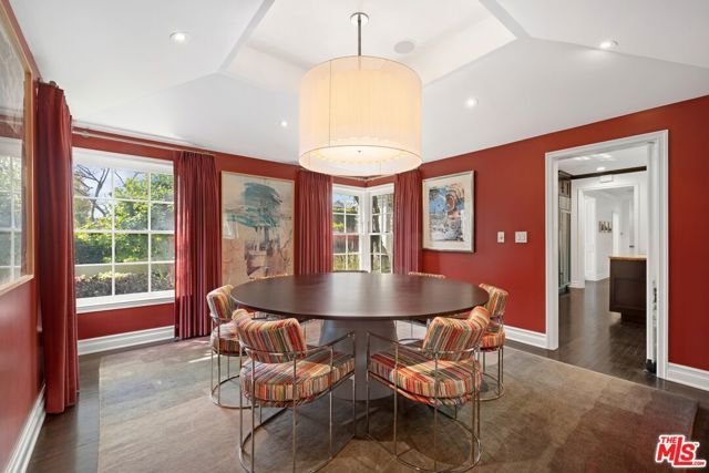 360 S Anita Avenue, Los Angeles, CA 90049