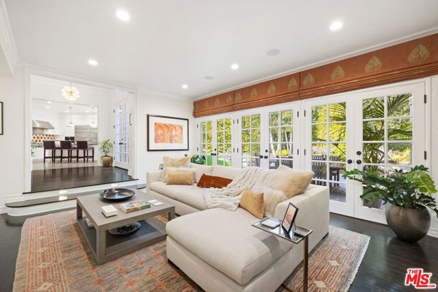 360 S Anita Avenue, Los Angeles, CA 90049