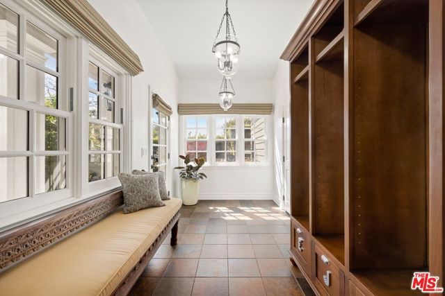 360 S Anita Avenue, Los Angeles, CA 90049