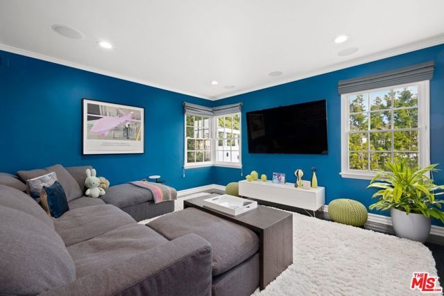 360 S Anita Avenue, Los Angeles, CA 90049