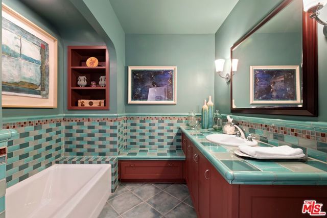 360 S Anita Avenue, Los Angeles, CA 90049