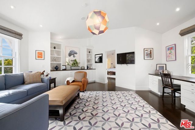 360 S Anita Avenue, Los Angeles, CA 90049