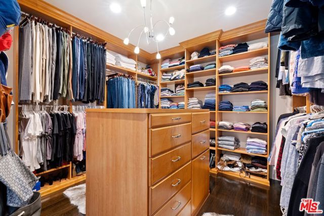 360 S Anita Avenue, Los Angeles, CA 90049