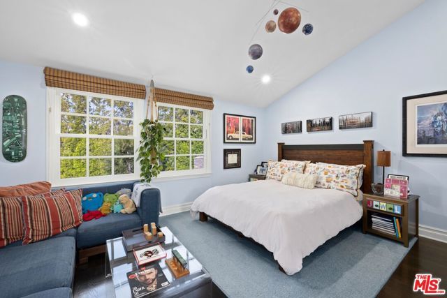 360 S Anita Avenue, Los Angeles, CA 90049