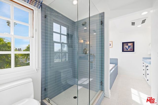 360 S Anita Avenue, Los Angeles, CA 90049