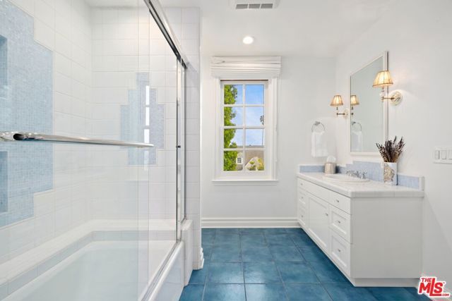 360 S Anita Avenue, Los Angeles, CA 90049