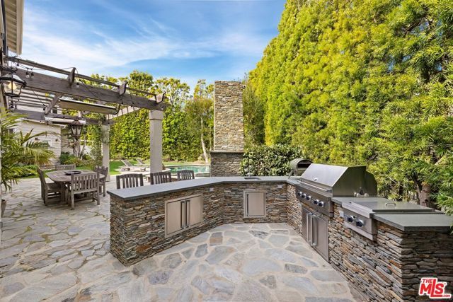 360 S Anita Avenue, Los Angeles, CA 90049