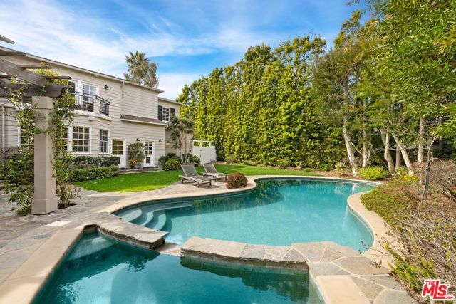 360 S Anita Avenue, Los Angeles, CA 90049