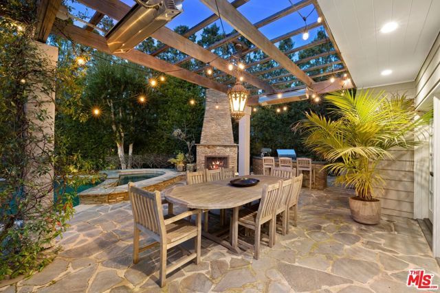 360 S Anita Avenue, Los Angeles, CA 90049