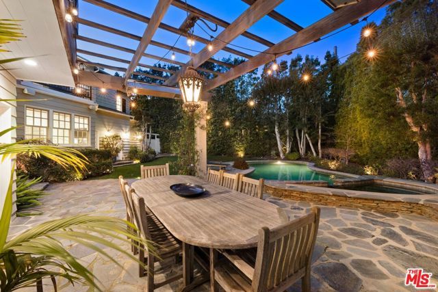 360 S Anita Avenue, Los Angeles, CA 90049