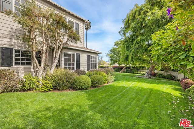 360 S Anita Avenue, Los Angeles, CA 90049