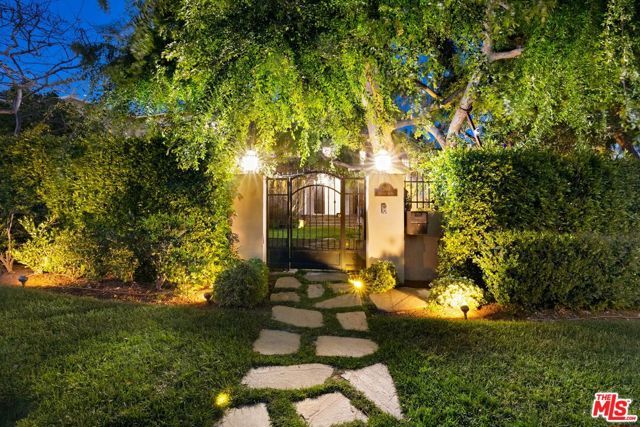 360 S Anita Avenue, Los Angeles, CA 90049