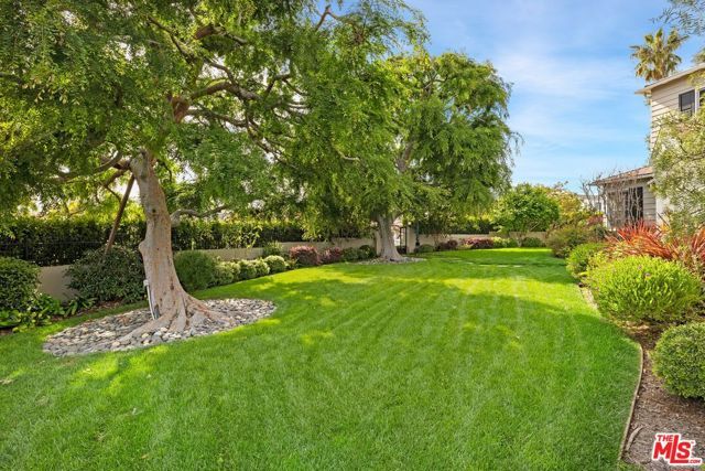 360 S Anita Avenue, Los Angeles, CA 90049