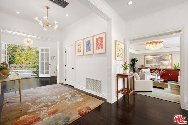 360 S Anita Avenue, Los Angeles, CA 90049