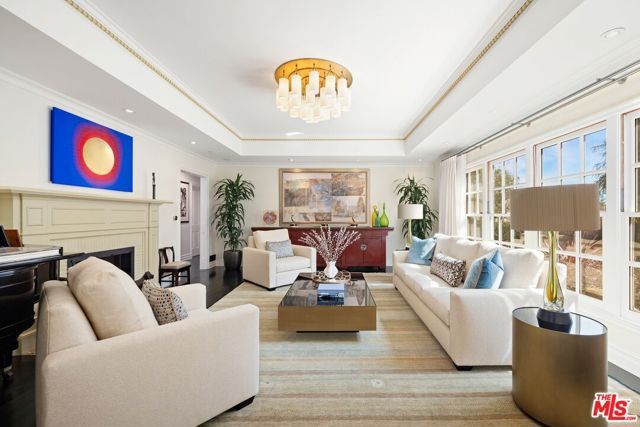 360 S Anita Avenue, Los Angeles, CA 90049