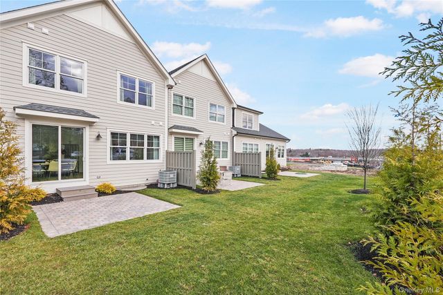 2040 Crompond Road 21, Yorktown Heights, NY 10598