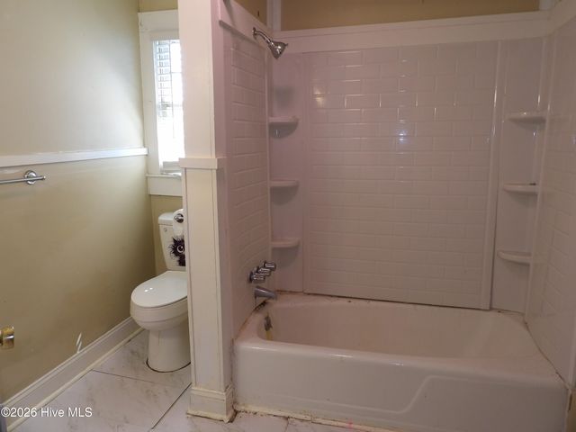 201 E Thompson Avenue, Stantonsburg, NC 27883