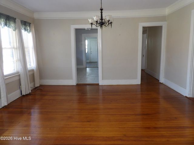 201 E Thompson Avenue, Stantonsburg, NC 27883