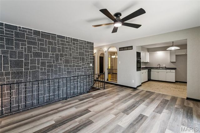 2801 Droste Road, St Charles, MO 63301