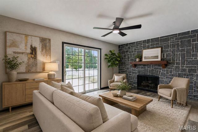 2801 Droste Road, St Charles, MO 63301