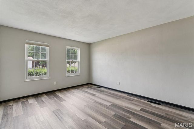 2801 Droste Road, St Charles, MO 63301