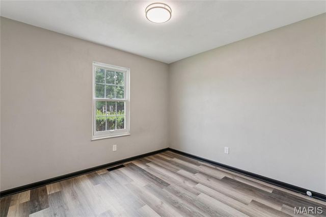 2801 Droste Road, St Charles, MO 63301