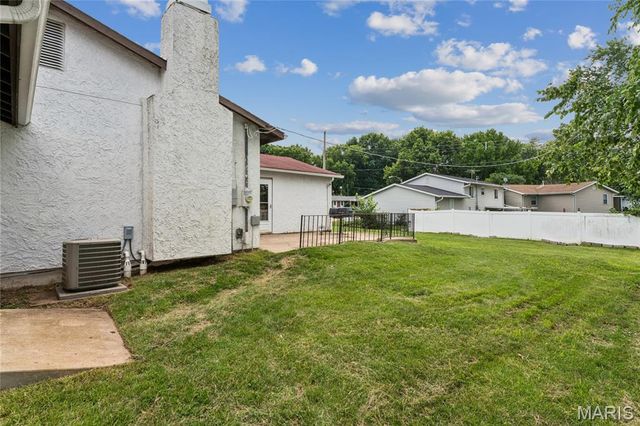 2801 Droste Road, St Charles, MO 63301