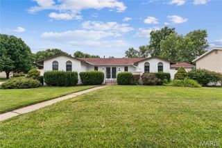 2801 Droste Road, St Charles, MO 63301