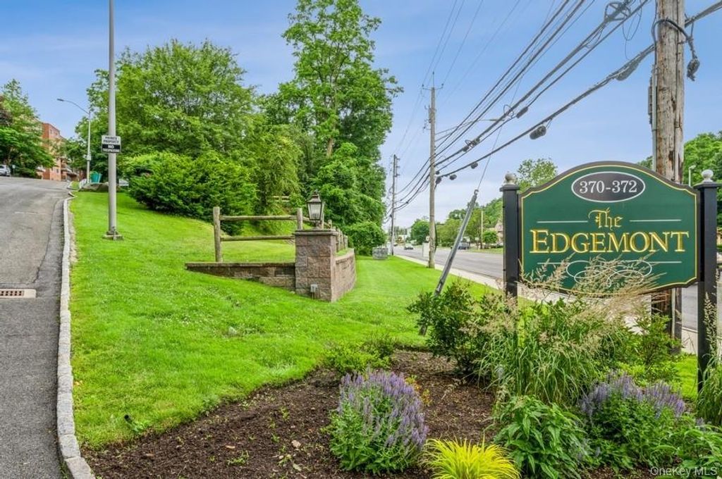 372 Central Park Avenue 2E, Scarsdale, NY 10583