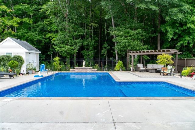 1841 Laurel Oak LN, Virginia Beach, VA 23453