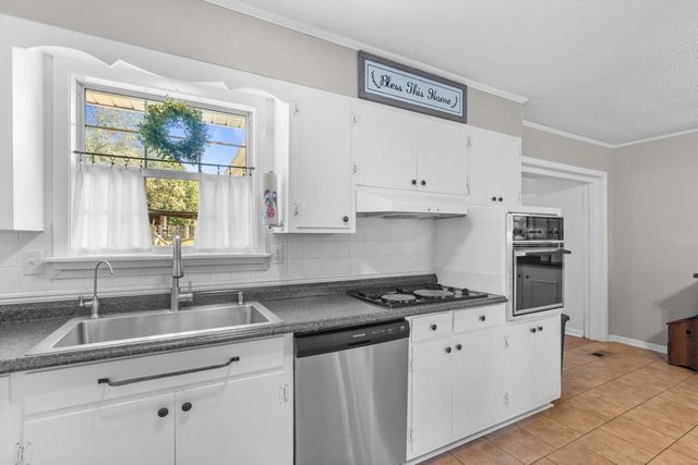 1112 Tennessee 305, Athens, TN 37303