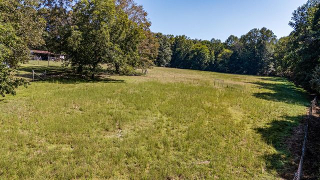 1112 Tennessee 305, Athens, TN 37303