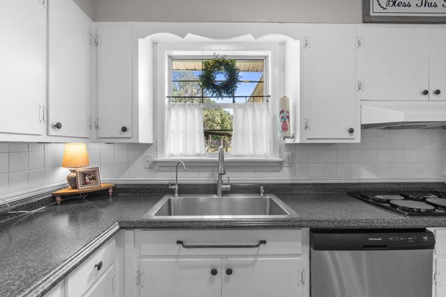 1112 Tennessee 305, Athens, TN 37303